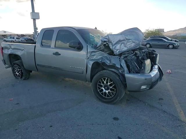 2008 Chevrolet Silverado - Image 10