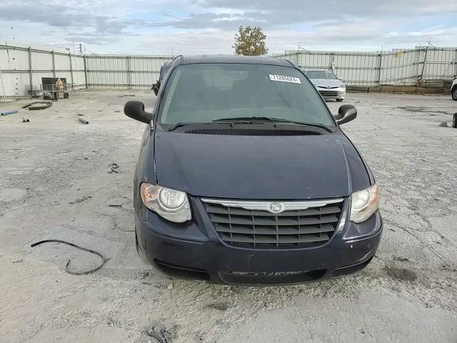 1C4GP45R25B437616 2005 Chrysler Town & Country