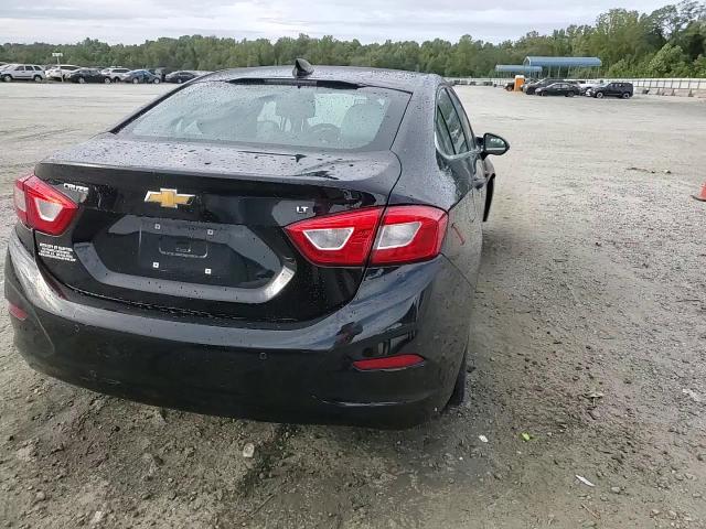 2019 Chevrolet Cruze Lt VIN: 1G1BE5SM9K7132314 Lot: 70291324