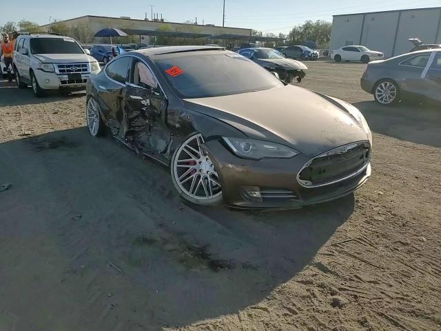 2014 Tesla Model S VIN: 5YJSA1H13EFP49960 Lot: 73011634