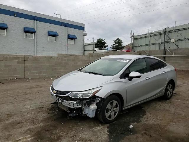 2018 Chevrolet Cruze - Image 10