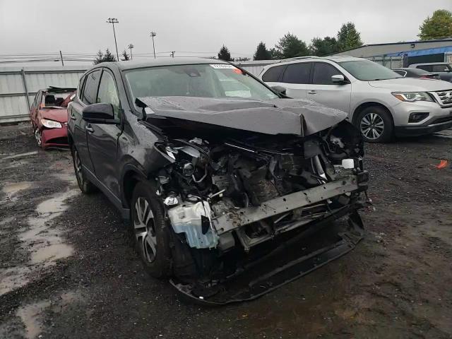 JTMBFREV0JJ733242 2018 Toyota Rav4 Le