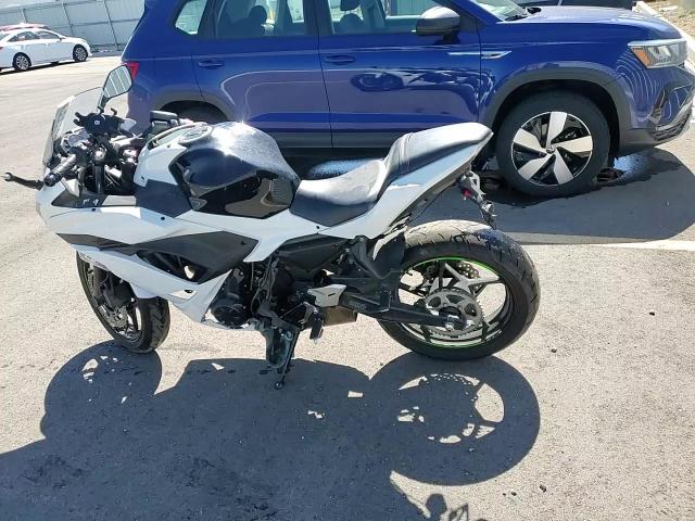 2017 Kawasaki Ex650 F VIN: JKAEXEK15HDA02462 Lot: 72225564