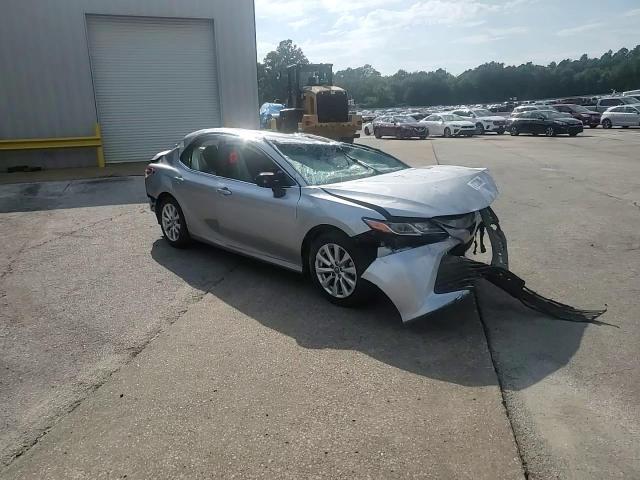 2018 Toyota Camry L VIN: 4T1B11HKXJU595706 Lot: 70232184