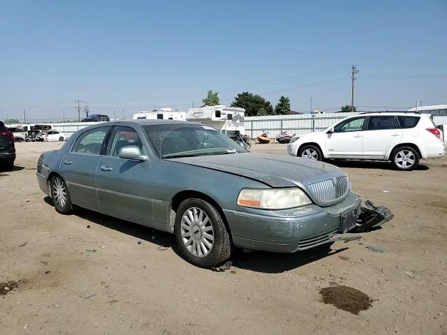 2005 Lincoln Town Car Signature VIN: 1LNHM81W05Y617086 Lot: 70684554