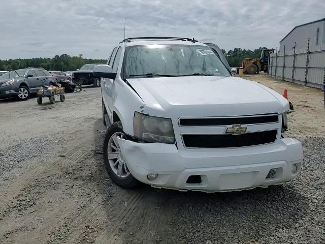 2008 Chevrolet Avalanche C1500 VIN: 3GNEC12028G221064 Lot: 70198884