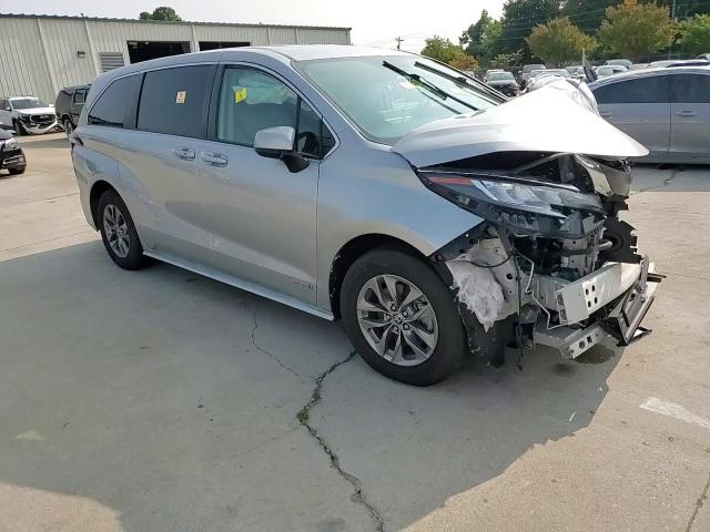 2021 Toyota Sienna Le VIN: 5TDKRKEC4MS047807 Lot: 70471714