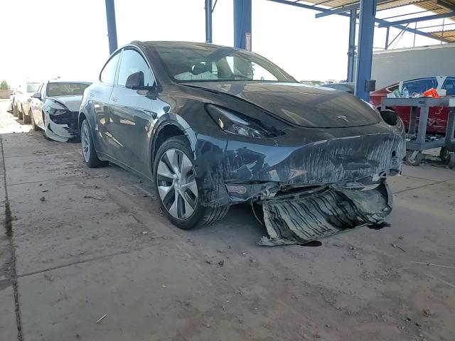 7SAYGDEE3RA235002 2024 Tesla Model Y