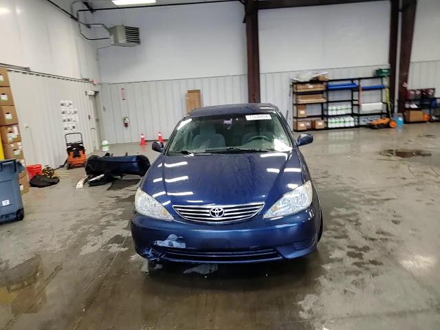 2005 Toyota Camry Le VIN: 4T1BE30K15U013963 Lot: 72536454