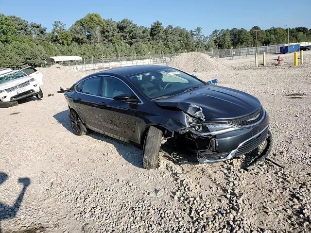 2016 Chrysler 200 - Image 11