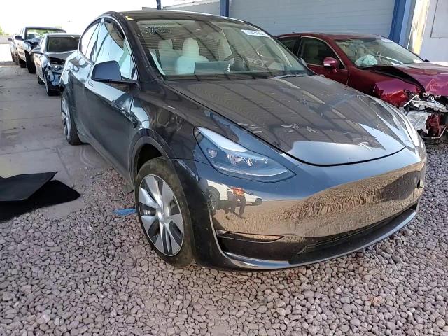 2024 Tesla Model Y VIN: 7SAYGAEE4RF077075 Lot: 70424254