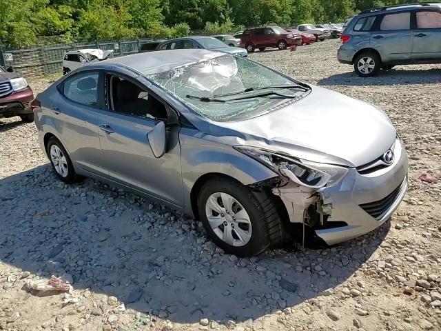 5NPDH4AE3GH747908 2016 Hyundai Elantra Se