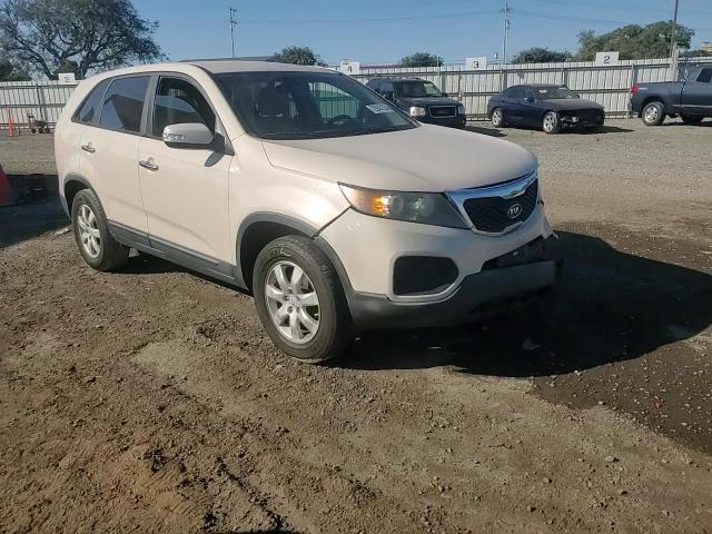2011 Kia Sorento - Image 12