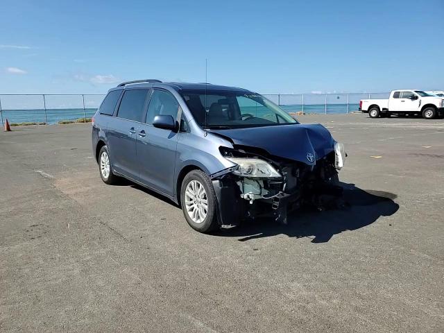 2013 Toyota Sienna Xle VIN: 5TDYK3DC1DS333801 Lot: 71124564