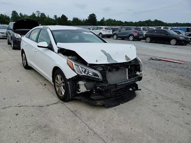 5NPE24AF0HH443077 2017 Hyundai Sonata Se