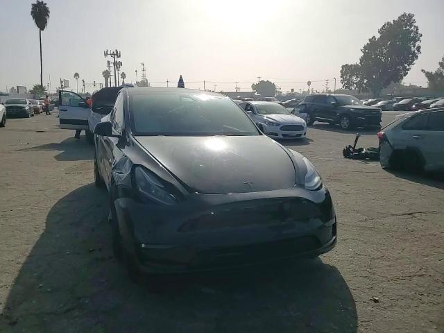 2022 Tesla Model Y VIN: 7SAYGDEF0NF381220 Lot: 72725214