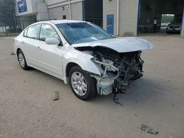 2010 Nissan Altima - Image 11