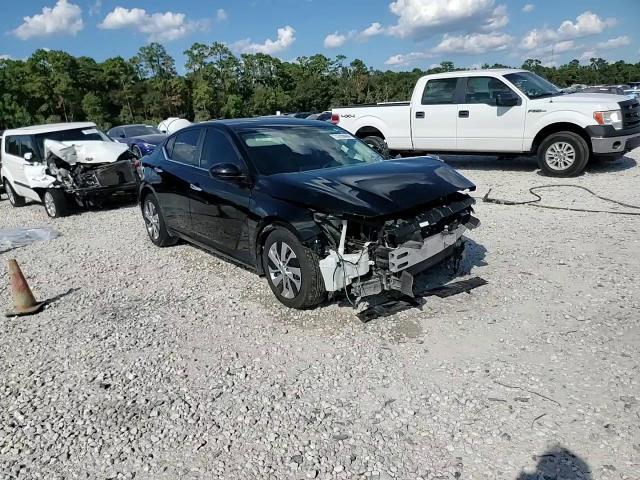 2021 Nissan Altima - Image 14