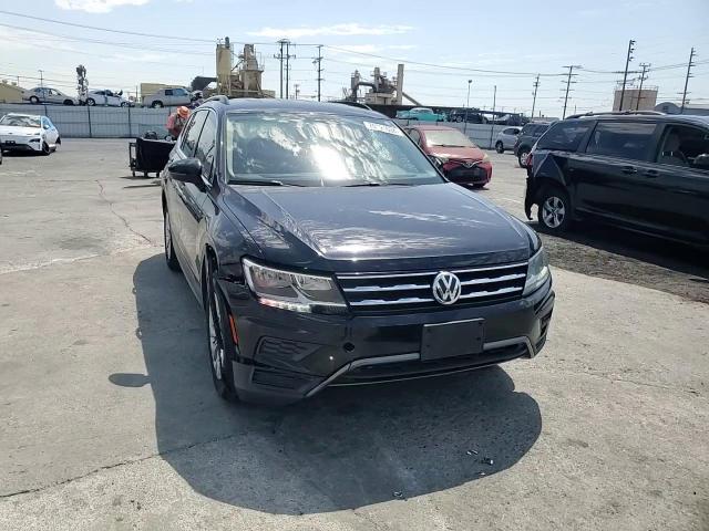 3VV3B7AX0KM071650 2019 Volkswagen Tiguan Se