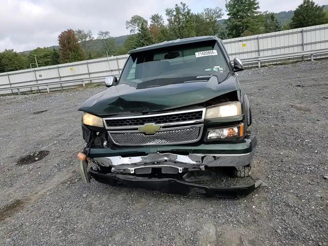 2006 Chevrolet Silverado K1500 VIN: 2GCEK19B561266573 Lot: 71420804