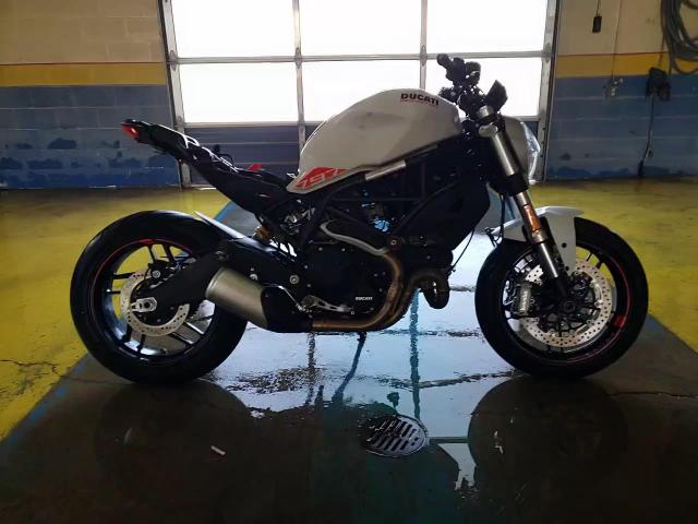 ML0MADBM4KT002776 2019 Ducati Monster 797+