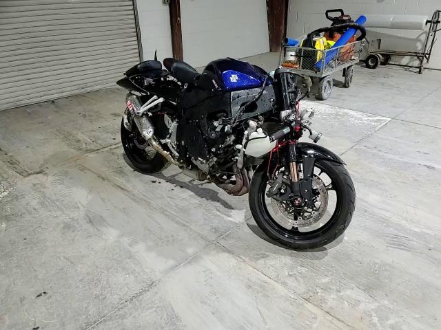 2007 Suzuki Gsx-R750 VIN: JS1GR7KA872108135 Lot: 72963334