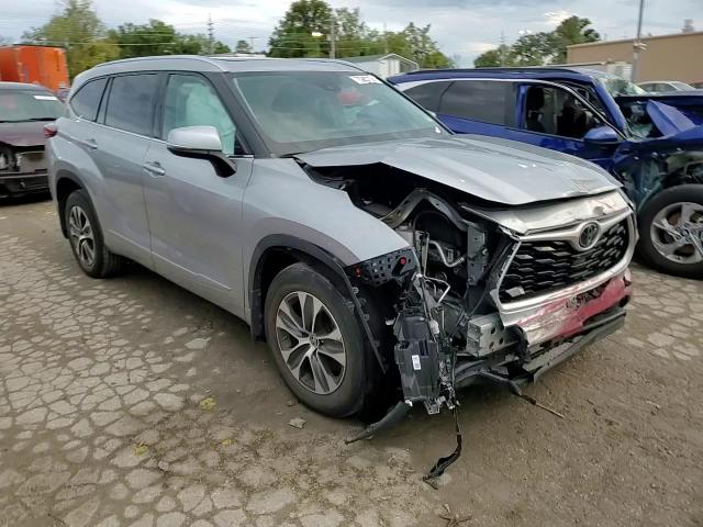 5TDGZRBH1MS056866 2021 Toyota Highlander Xle