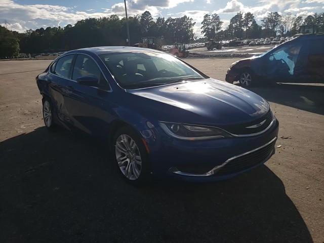 2016 Chrysler 200 - Image 11