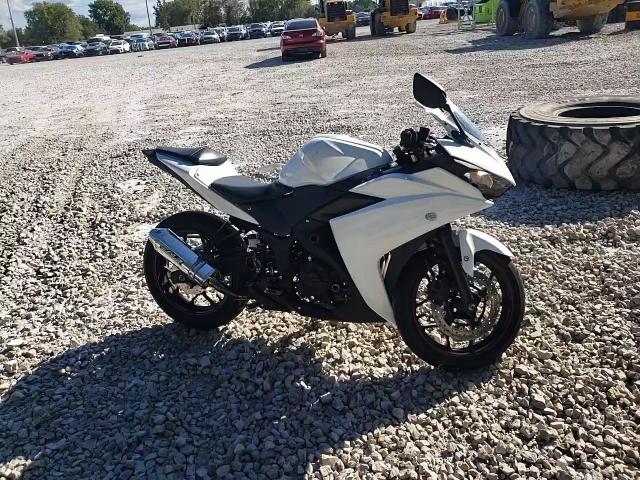 2015 Yamaha Yzfr3 VIN: MH3RH06Y5FK008221 Lot: 72163144