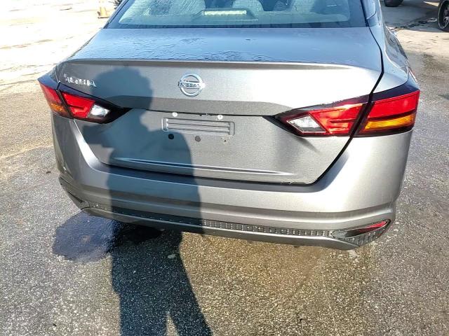 2019 Nissan Altima - Image 13