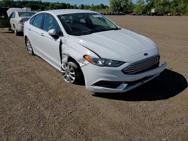 2017 Ford Fusion S VIN: 3FA6P0G71HR185542 Lot: 69772234