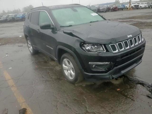 3C4NJDBB1JT349732 2018 Jeep Compass Latitude