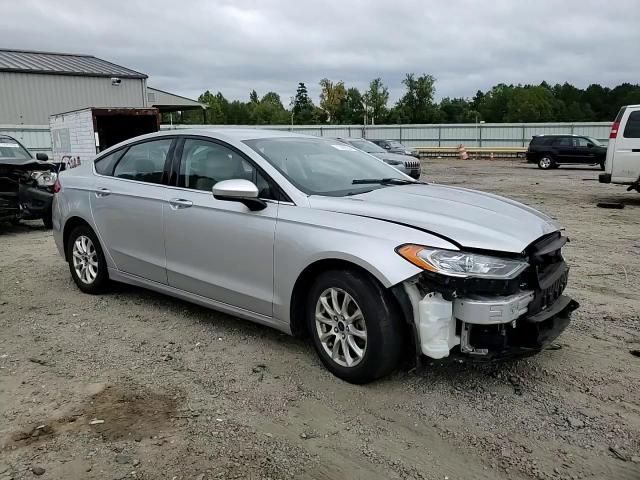 2017 Ford Fusion S VIN: 3FA6P0G72HR212716 Lot: 71468354