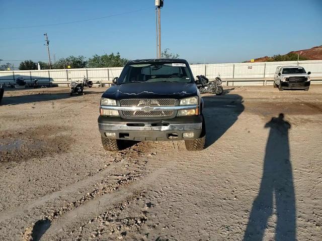 2004 Chevrolet Avalanche - Image 11