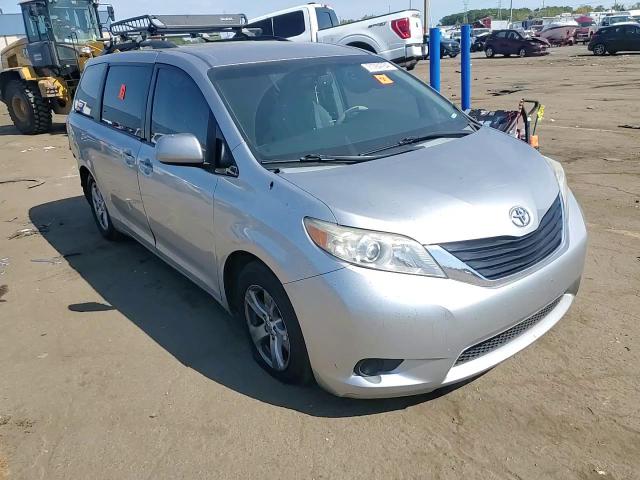 2013 Toyota Sienna Le VIN: 5TDKK3DC2DS329584 Lot: 71764734