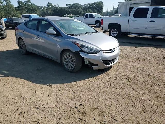 5NPDH4AE1GH747678 2016 Hyundai Elantra Se