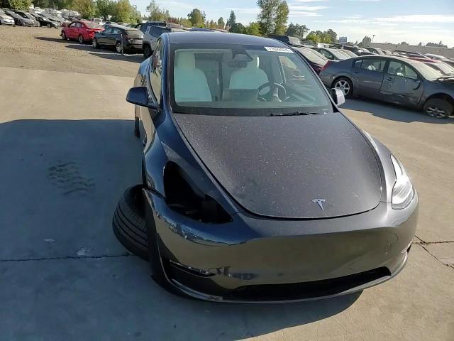 2024 Tesla Model Y VIN: 7SAYGAEE2RF080993 Lot: 71022874