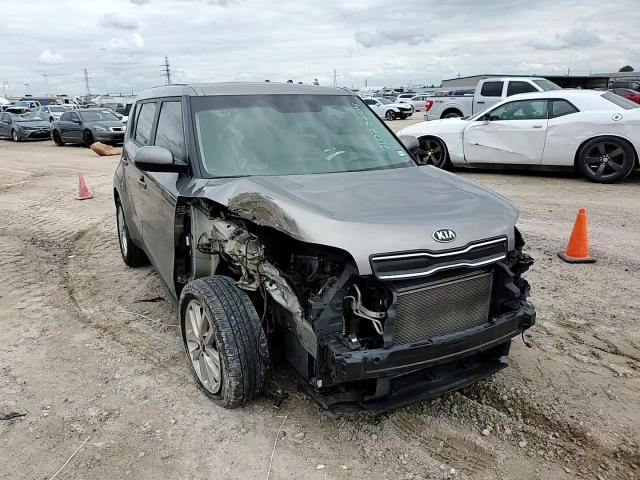 KNDJP3A5XJ7555137 2018 Kia Soul +