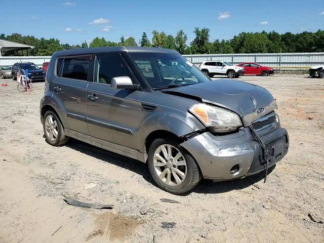 2011 Kia Soul + VIN: KNDJT2A28B7199199 Lot: 70187694