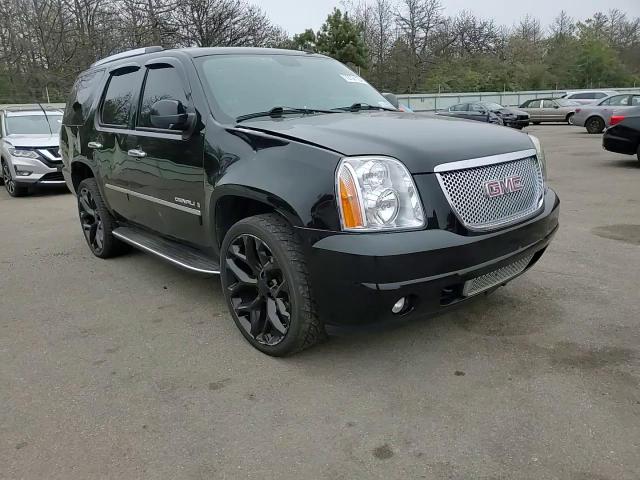 2009 GMC Yukon Denali VIN: 1GKFK032X9R202293 Lot: 72701104