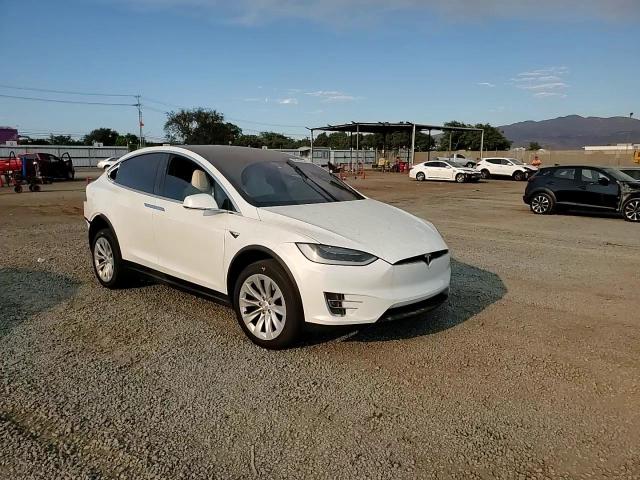 2018 Tesla Model X VIN: 5YJXCAE28JF112697 Lot: 69940394