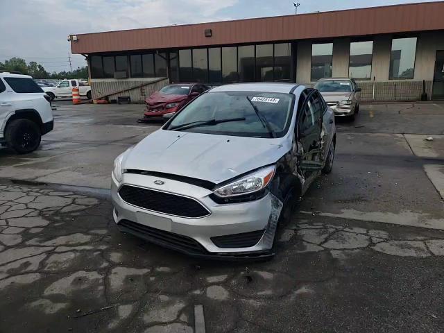 2016 Ford Focus S VIN: 1FADP3E26GL208472 Lot: 70428144