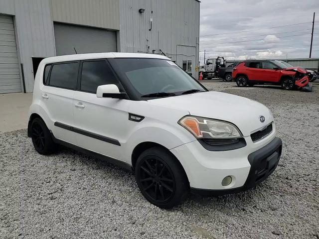 KNDJT2A22B7281381 2011 Kia Soul +