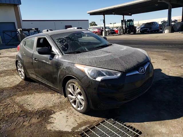 2016 Hyundai Veloster - Image 10