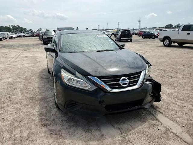 2017 Nissan Altima - Image 10