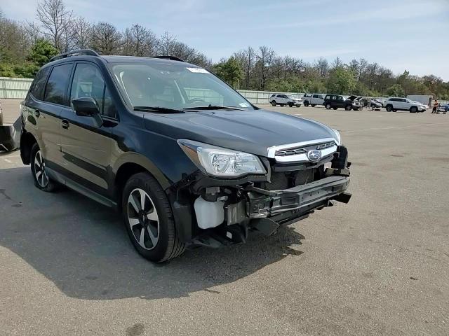 2017 Subaru Forester 2.5I Premium VIN: JF2SJAEC1HH553866 Lot: 71796004