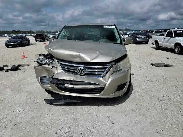 2V8HW34129R501503 2009 Volkswagen Routan Se