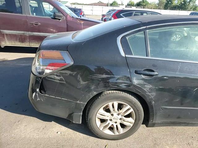 2011 Nissan Altima - Image 11