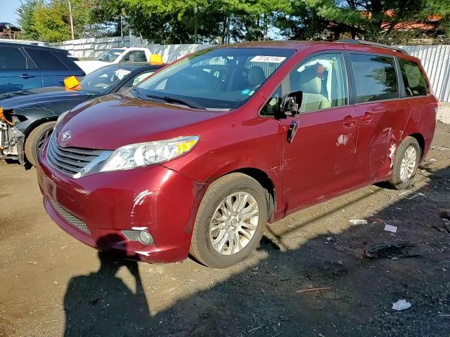 2012 Toyota Sienna Xle VIN: 5TDYK3DC9CS275757 Lot: 70182194