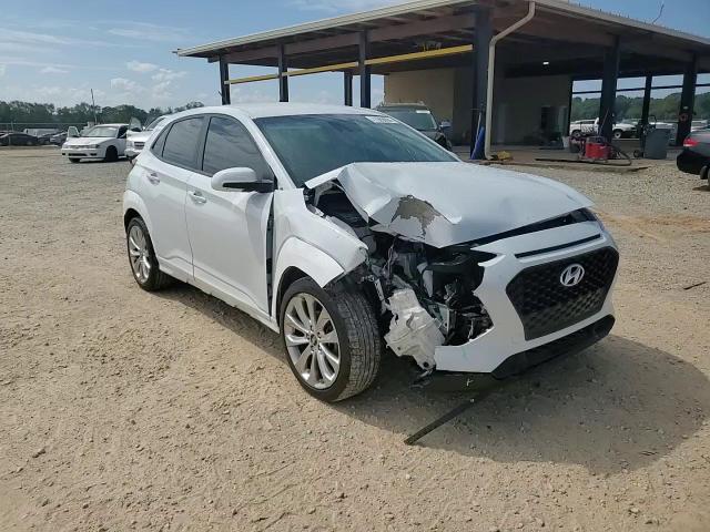 KM8K12AA8MU643778 2021 Hyundai Kona Se